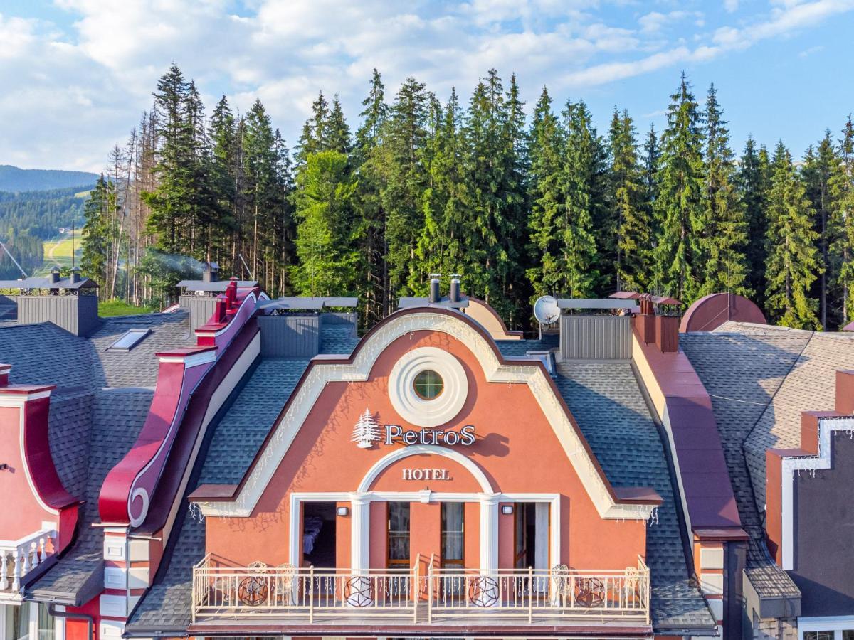 Petros Hotel 부코벨 외부 사진