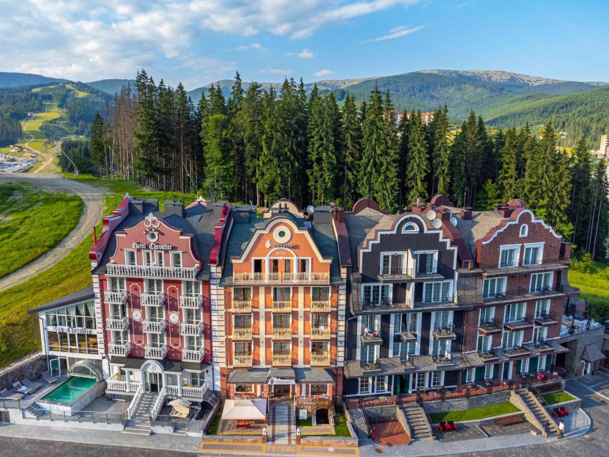 Petros Hotel 부코벨 외부 사진